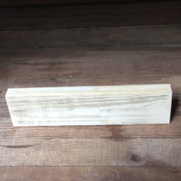 Distressed Shelf Sitter - Picture 2 of 2